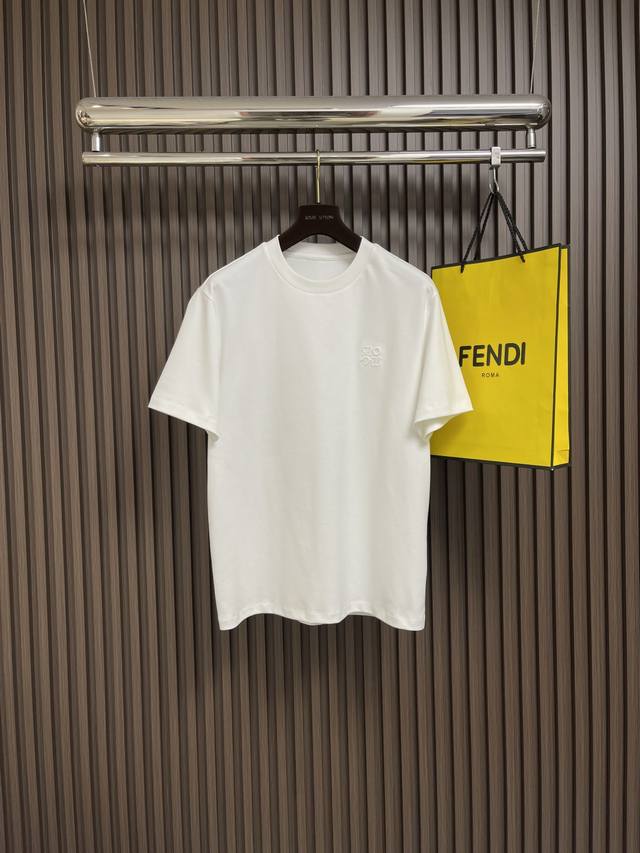 Loewe x On collaboration embroidered short-sleeved T-shirt is made from 24S spec