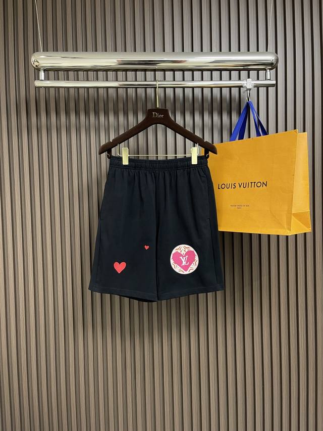 Lv 2025S new summer heart-print casual shorts! Made from high-end custom-made 38