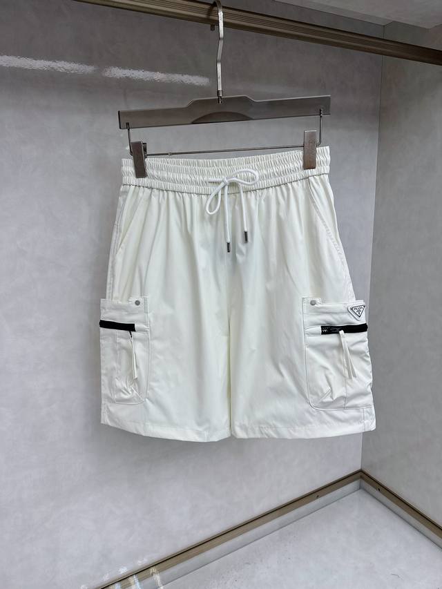 Prada 2025 summer new men's casual shorts, made of high-end custom fabric, breat