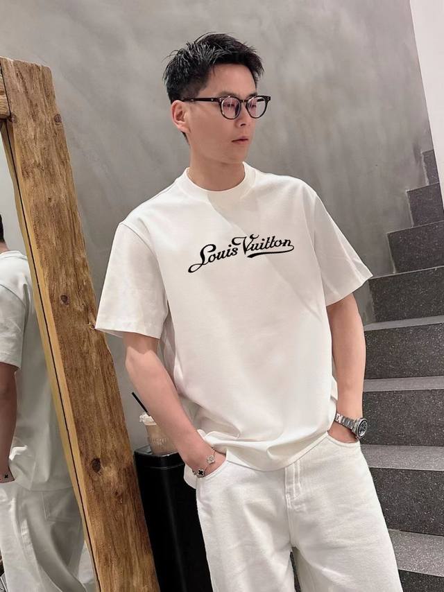 Lv Short Sleeve Series Season: Spring/Summer 2025 Colors: Black, White, Gray Siz