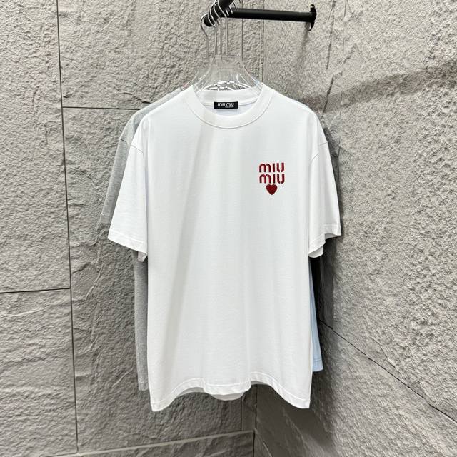 Miu Miu*2025 Spring/Summer new short-sleeved T-shirt with red heart letter embro