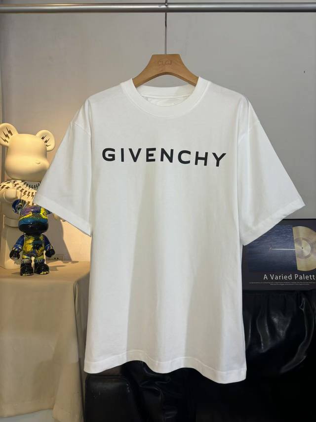 Actual photos of the top-of-the-line Givenchy Givenchy .25Ss. Classic letter pri