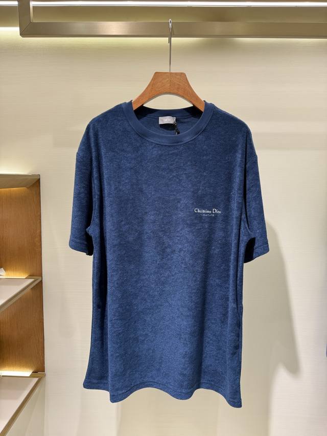 Cd Dior Terry Cloth Short-Sleeved T-Shirt with Embroidered Letters. This Christi