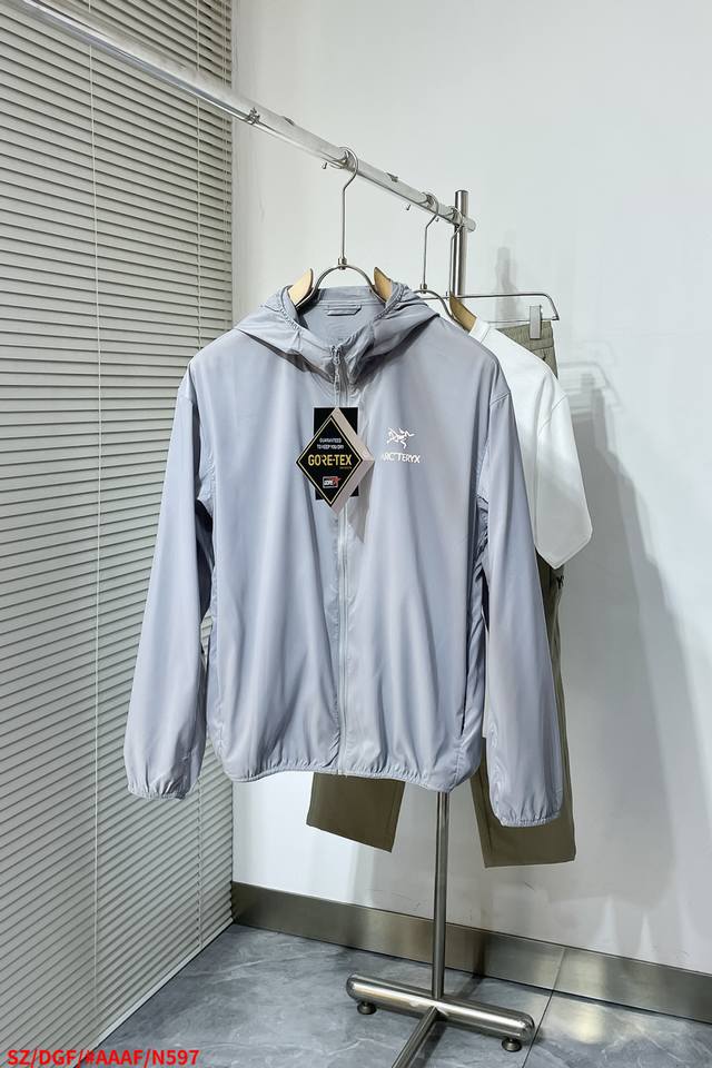 N597 Sz Arc'teryx 2025 Summer Aw New Product, Fashionable and Casual Hooded Sun