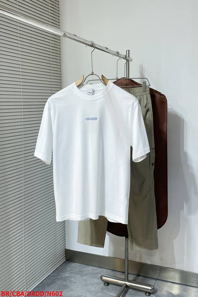 N602 Br Burberry Warhorse 2025 Spring/Summer new round neck T-shirt, the latest