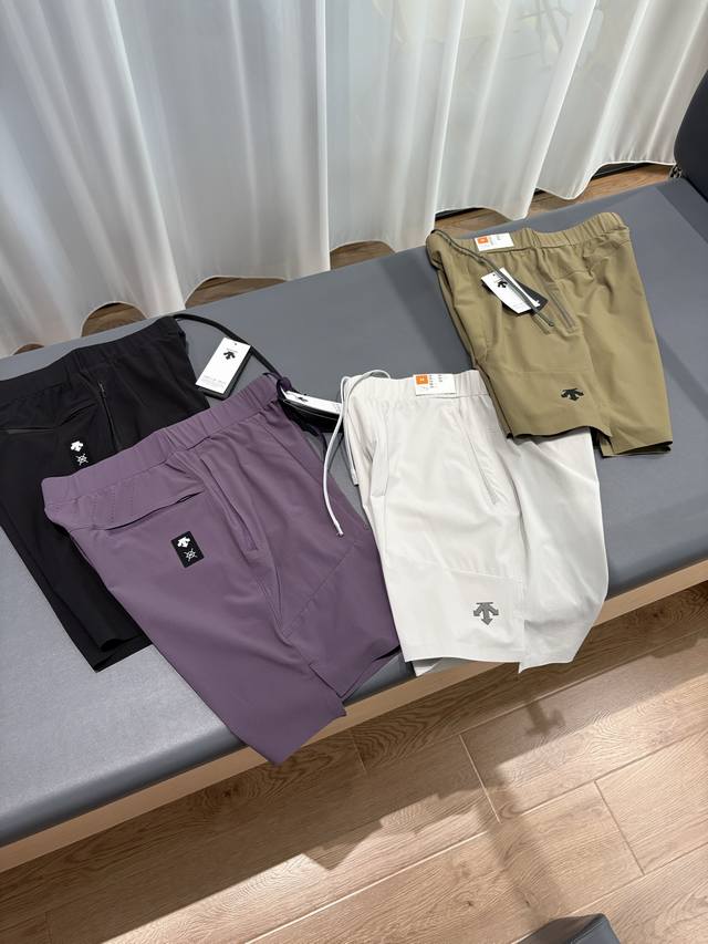 Descente Training Series Tough Woven Sun Protection Training Men's Sports Shorts
