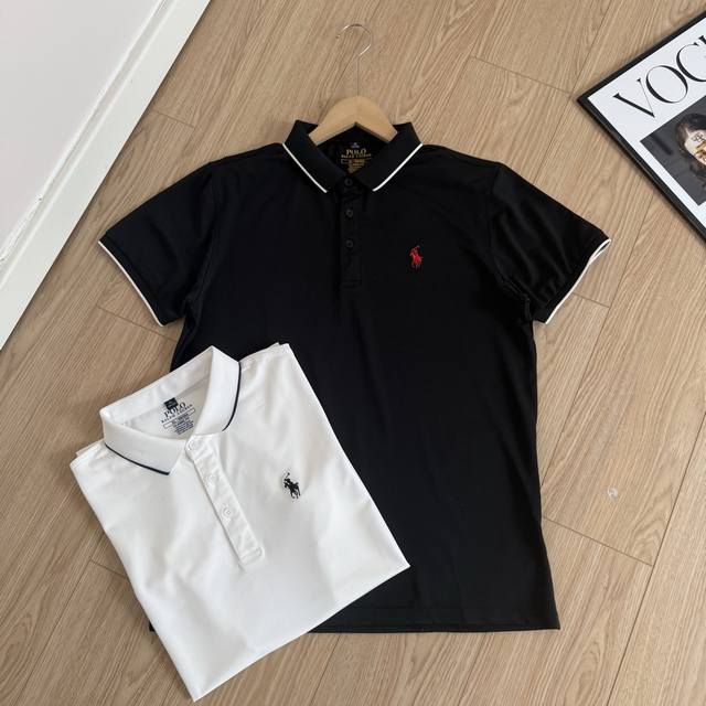 Ralph Lauren's classic basic pony embroidered logo lapel polo shirt is crafted f