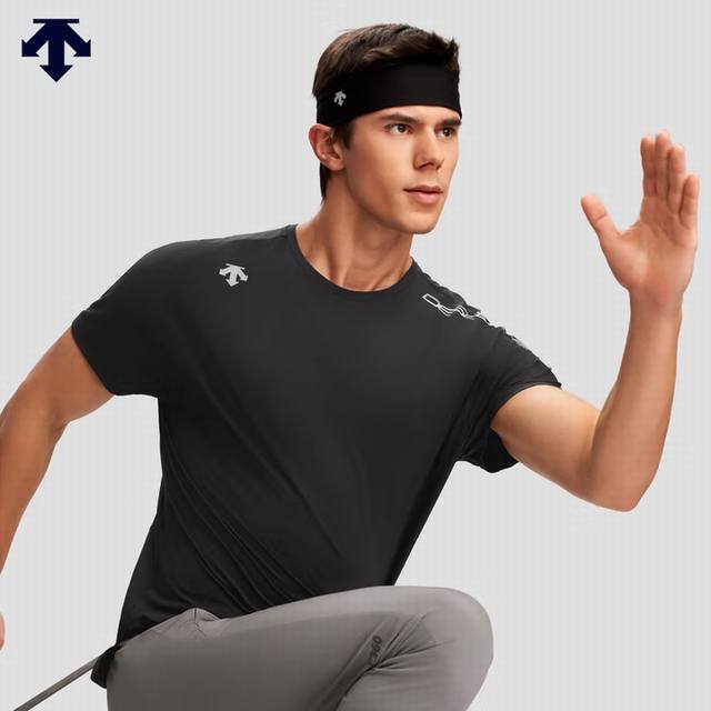 The Desante Running Men's Triathlon Awaken Wind-Breaking, Moisture-Wicking, Quic
