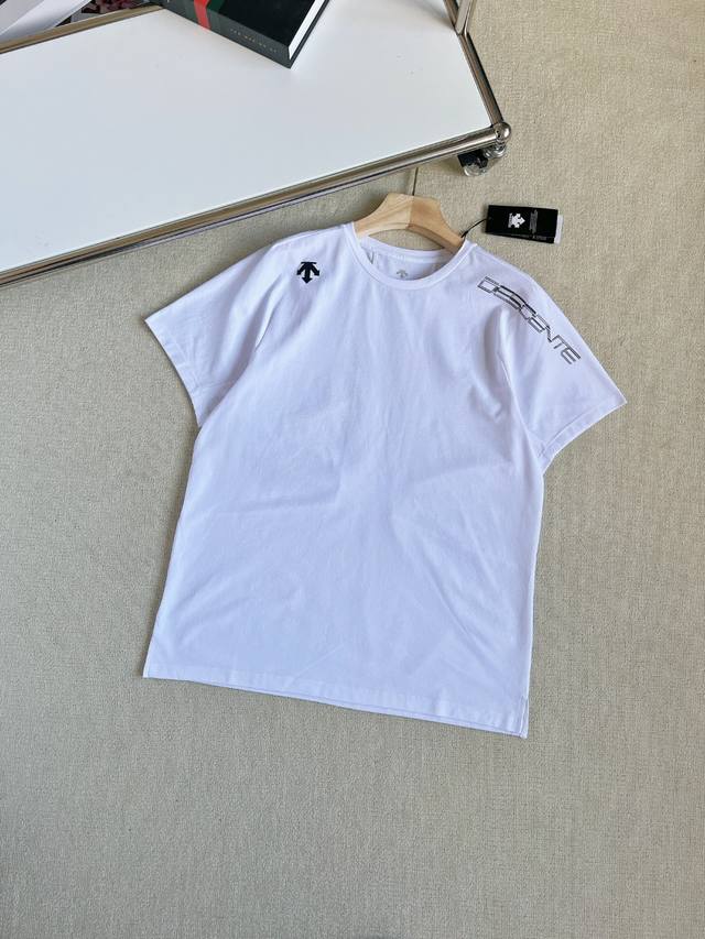 The Descente Running Men's Triathlon Awaken Wind-Breaking, Moisture-Wicking, Qui