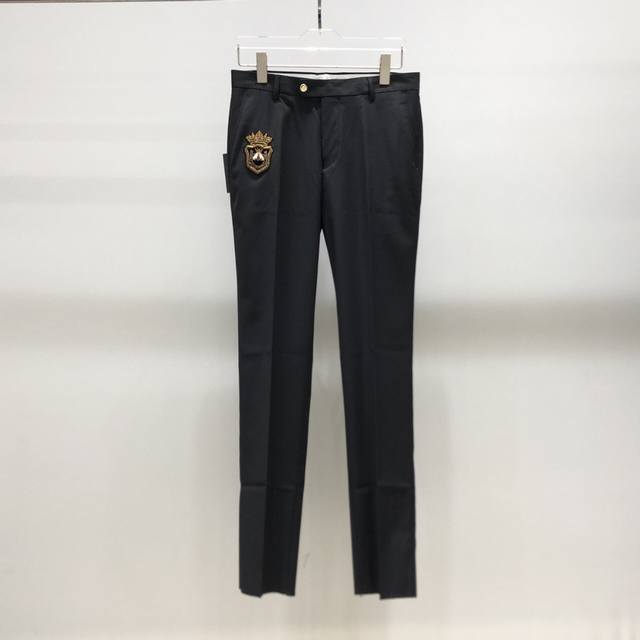 complete set, single suit, and trousers. D&G's new casual suit trousers feature