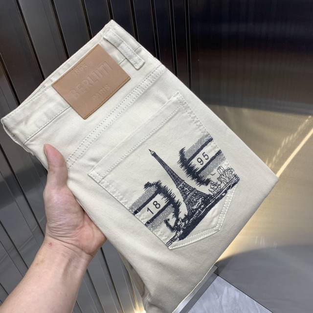 Berlut's new 2025 men's jeans are comfortable and stretchy. Exclusively availabl