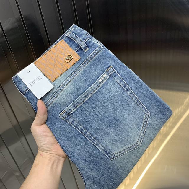 Dio 2025 new men's jeans are made of comfortable, stretchy fabric. Exclusively a