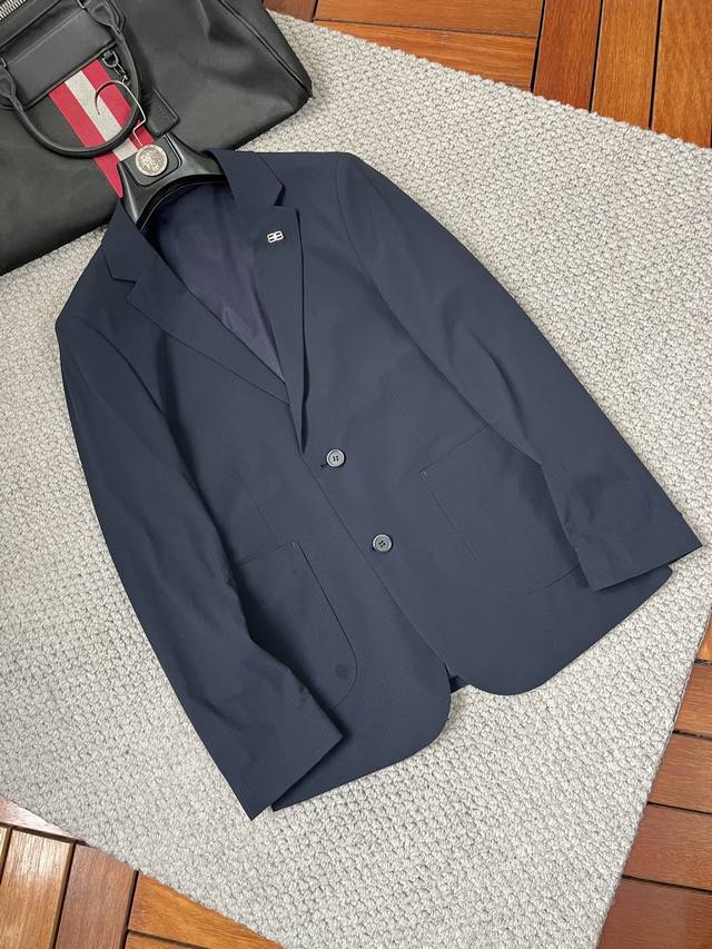 Paris' 2025Fw men's spring suit jacket, a casual everyday item! The upper body i