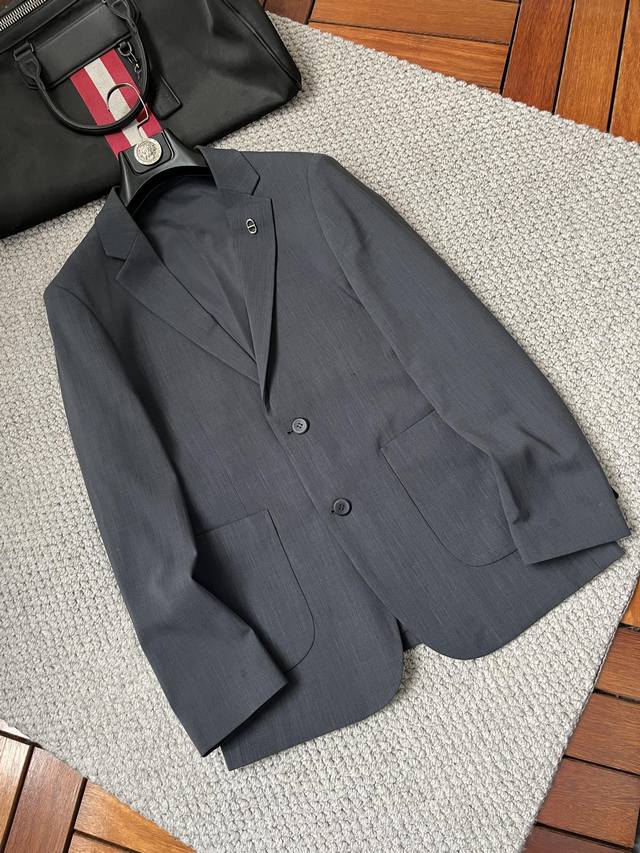 Di'' 2025Fw men's spring suit jacket, a casual everyday wear item! The upper bod