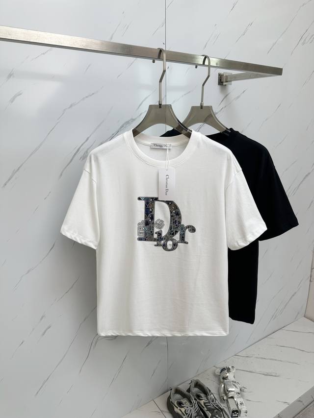 Dior's new 2025 Spring/Summer collection, the latest short-sleeved, crew-neck T-