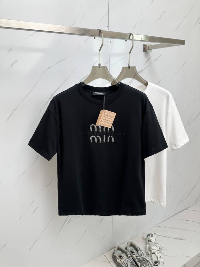 Miumiu's new 2025 Spring/Summer collection, the latest short-sleeved, crew-neck