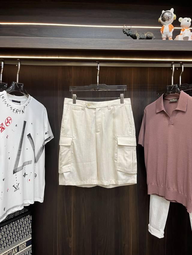 Featured: Bc 25's new cotton and linen herringbone breeches Bermuda shorts. Thes
