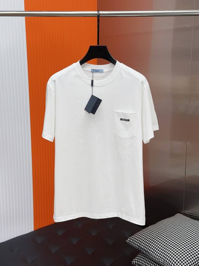 Prada 2025 Spring/Summer new short-sleeved T-shirt, featuring the original, embo