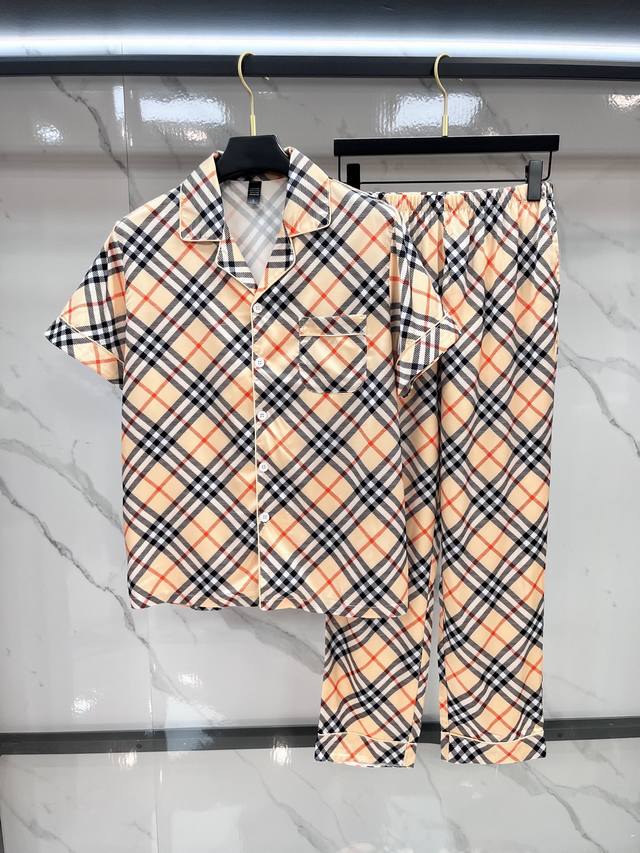 Burberry high-end new couple's home wear, pajamas and leisure suits. Imported si