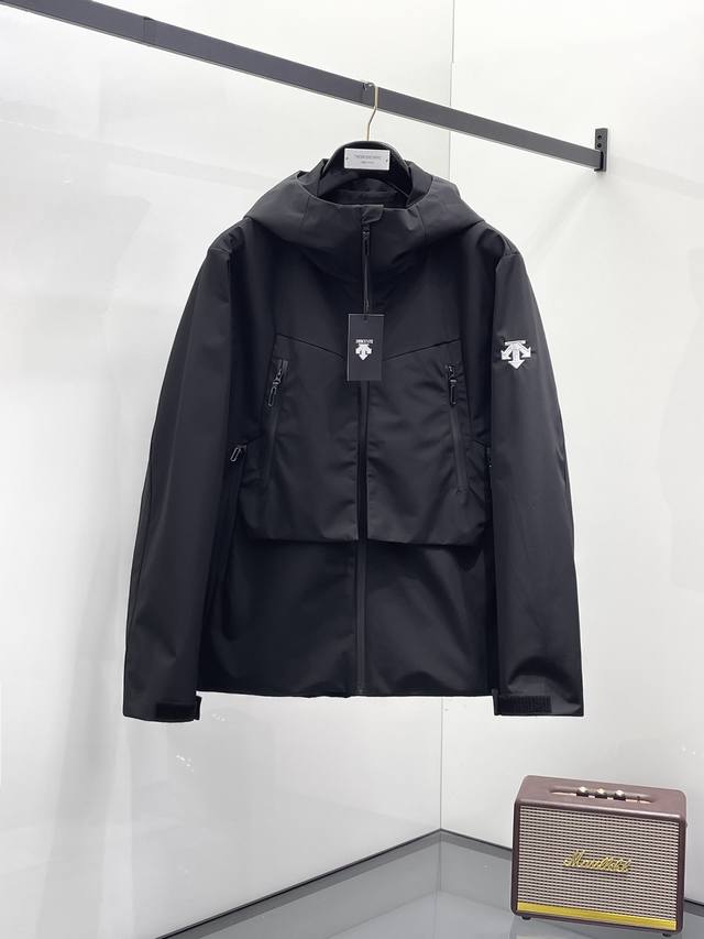 same style as Descente's official website, now on sale! This new 2025Ss men's ja