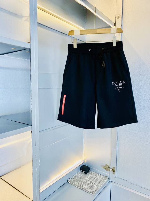 original product from the official website, can fit up to 200 pounds. Prada's si