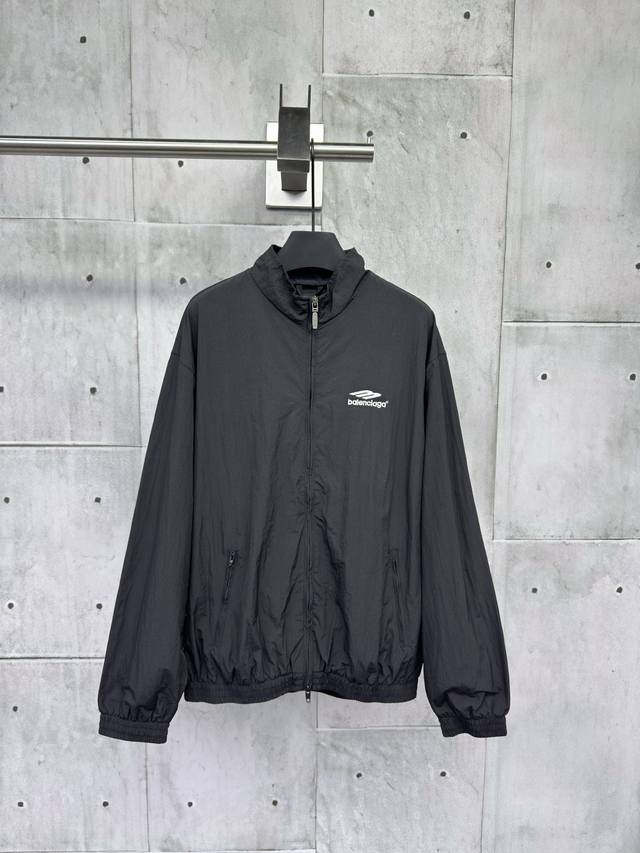 Balenciaga 3M embroidered nylon woven jacket Description: The fabric is soft, th
