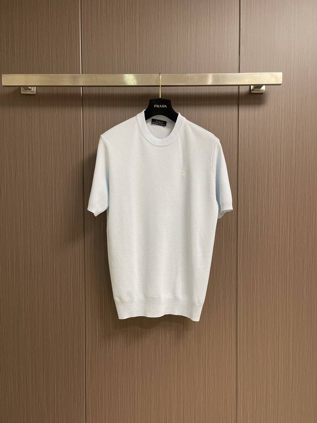 Rl Polo Ralph Lauren's new Spring/Summer 2025 collection features a knitted crew