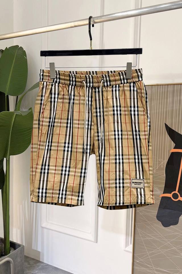 Burberry 2025Ss summer new original counter casual shorts. A luxury classic with