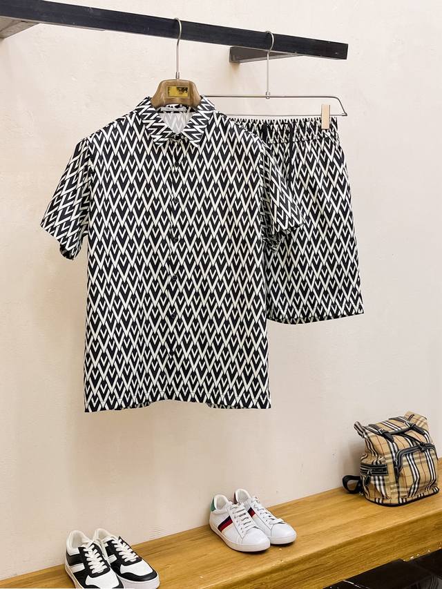 Yichen 2025 Summer New Valentino Printed Lapel Short-Sleeved Shirt Set, a high-e