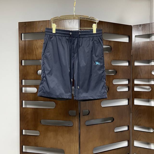 Qiu Burberry 2025Ss summer casual shorts. Made from custom-woven technical fabri