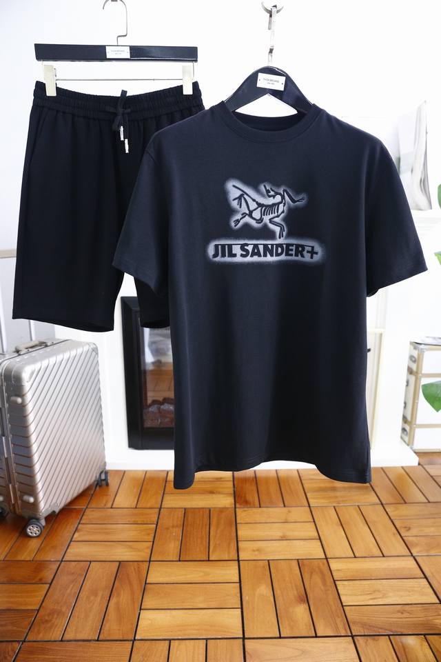 Mos Archaeopteryx. SS Summer Men's Round Neck Short-Sleeve Suit. Casual and clas