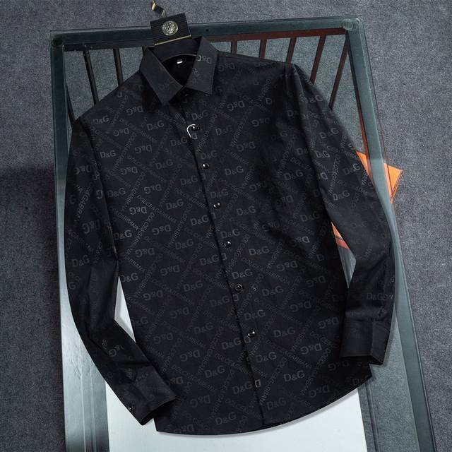 Jind's new men's long-sleeved shirt, featuring digital printing, is a high-end v