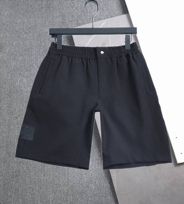 Zhen Latest high-quality Prada summer casual shorts. Made of plain, high-density