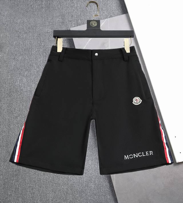 Zhen Moncler's latest high-quality summer casual shorts. Made of plain, high-den