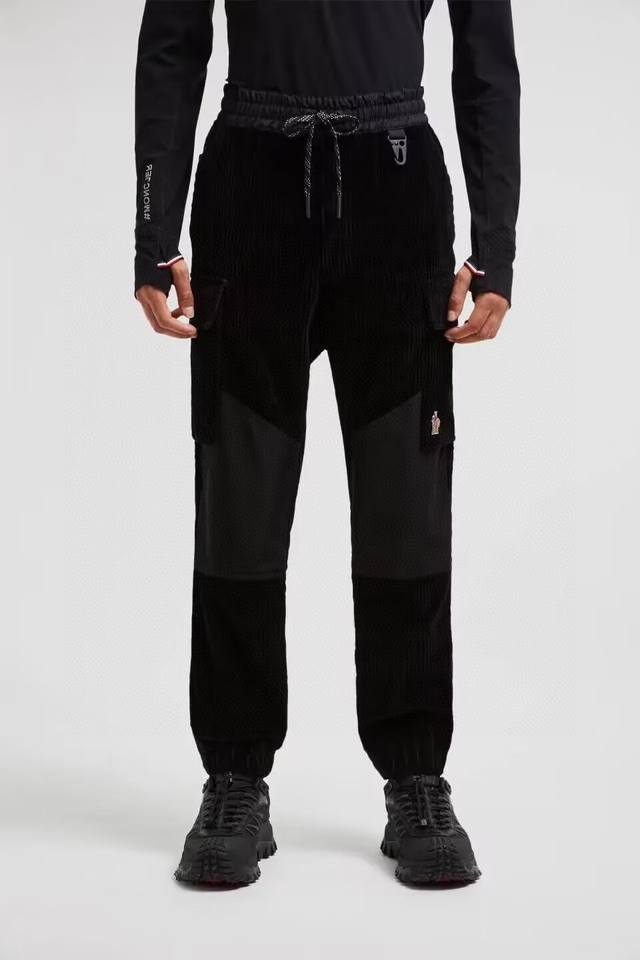 the exquisite details! The basic straight-leg casual pants are not only versatil