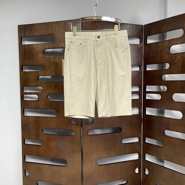 Ai Burberry 2025 Spring/Summer new styles! Available now on the official website