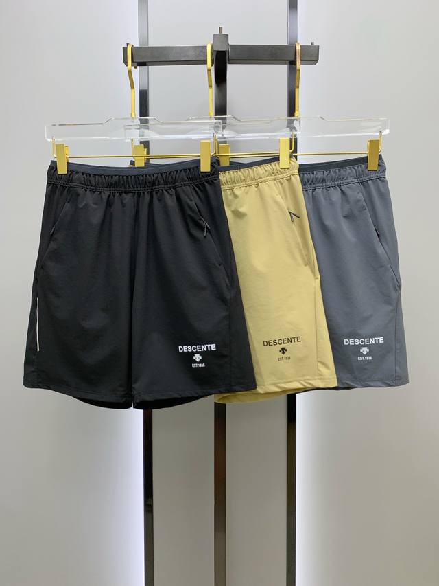 Jm Descente high-quality outdoor technology fabric pockets and reflective strips