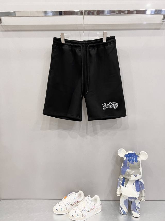 Kk Burberry custom space cotton shorts. Brand signature logo embroidery. Officia