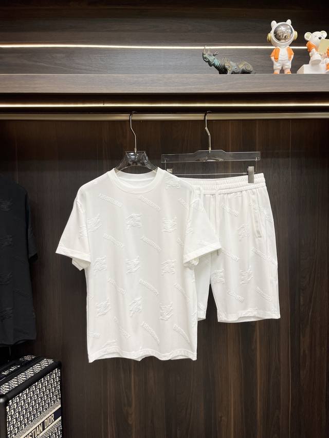 Mos is featuring Burberry's latest early spring 2025 designer Burberry crew neck