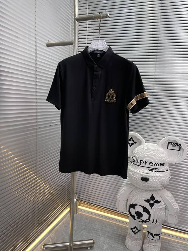 Qq New arrival... Louis Vuitto*'s new spring/summer Polo with a lapel and short
