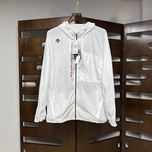 Qiu Descente men's breathable UPF180 sun protection jacket, reflective night run