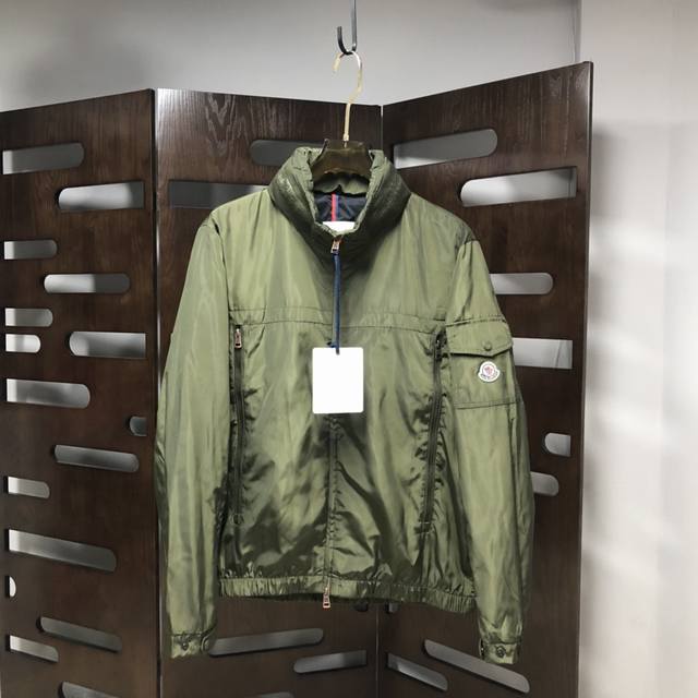 Qiu Moncler's new 2025 Spring/Summer unisex jacket features the brand's latest d