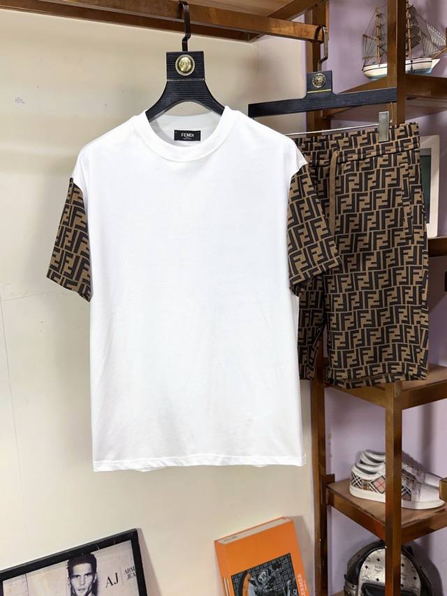 Mos Fendi Exclusive, trendy men's round-neck short-sleeved shorts set! This styl