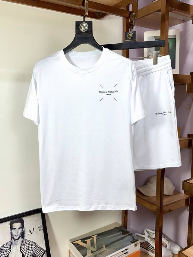 Mos Margiela exclusive new men's stylish crew neck short-sleeved shorts set, a t