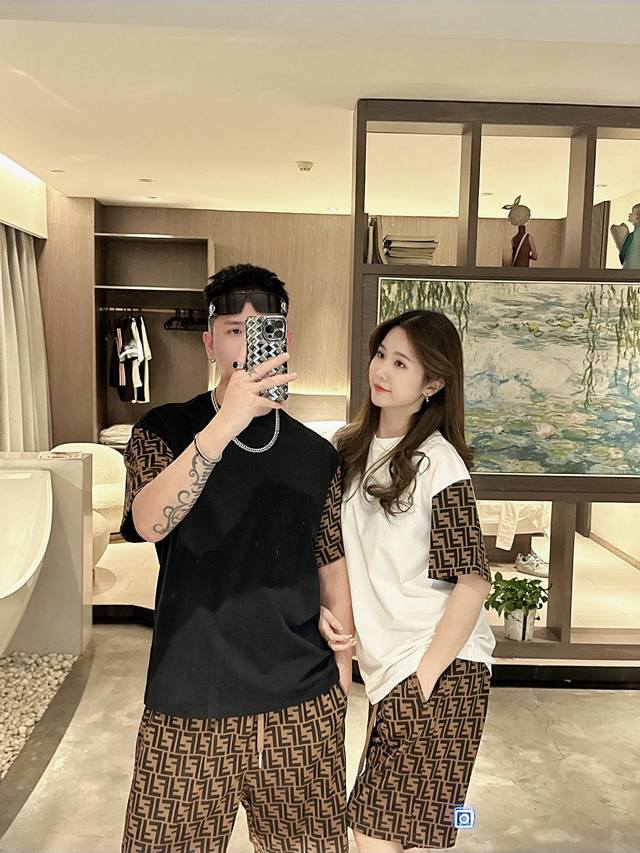 Mos Fendi 2550Ss new spring and summer short-sleeved suit, unisex. The upper bod