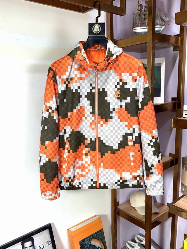 Chaon Lv Louis Vuitton's new, high-end men's jacket, a classic and popular jacke