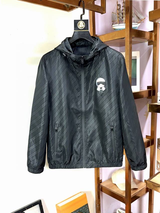 Chaon Fendi's new, fashionable, high-end men's jacket, a classic and popular jac