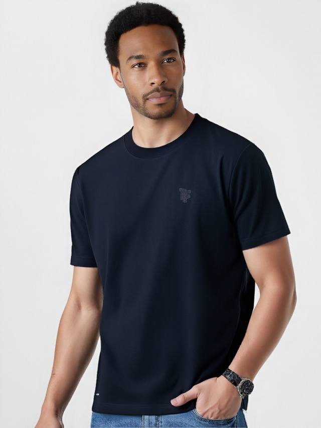 Oukai's premium T-shirt with a crew neck, short sleeves, and classic logo embroi