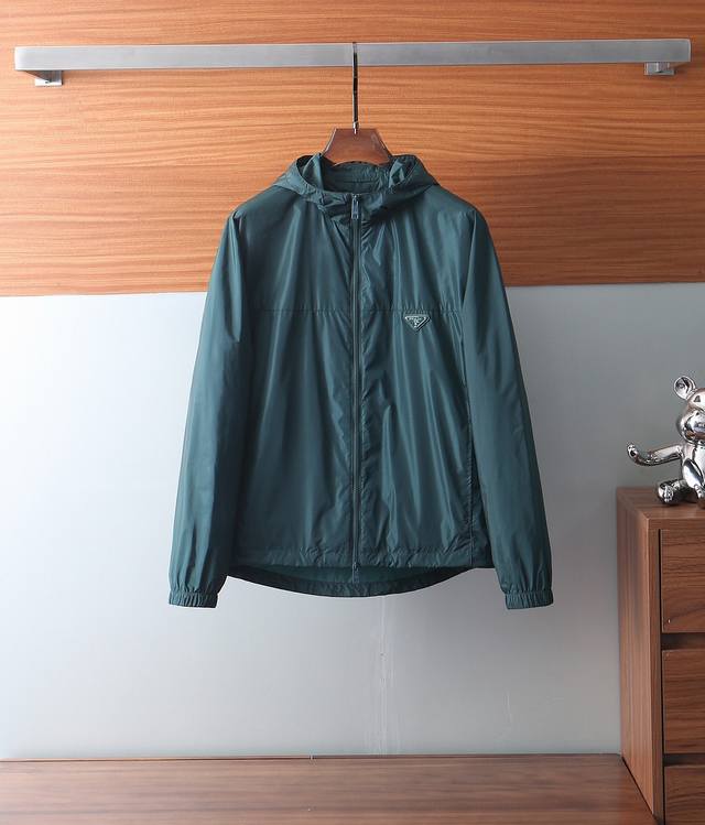 Xiao High-Release Prada Spring/Summer 2025 New Hooded Jacket. High-end quality.