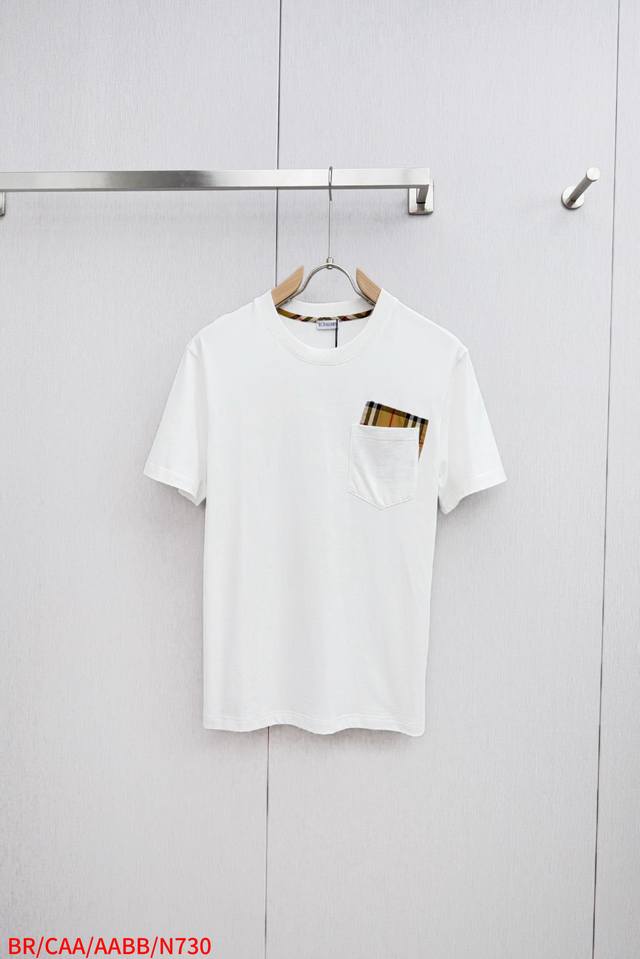N730 Br Burberry's latest short-sleeved, crew-neck T-shirt from the 2025 Spring/